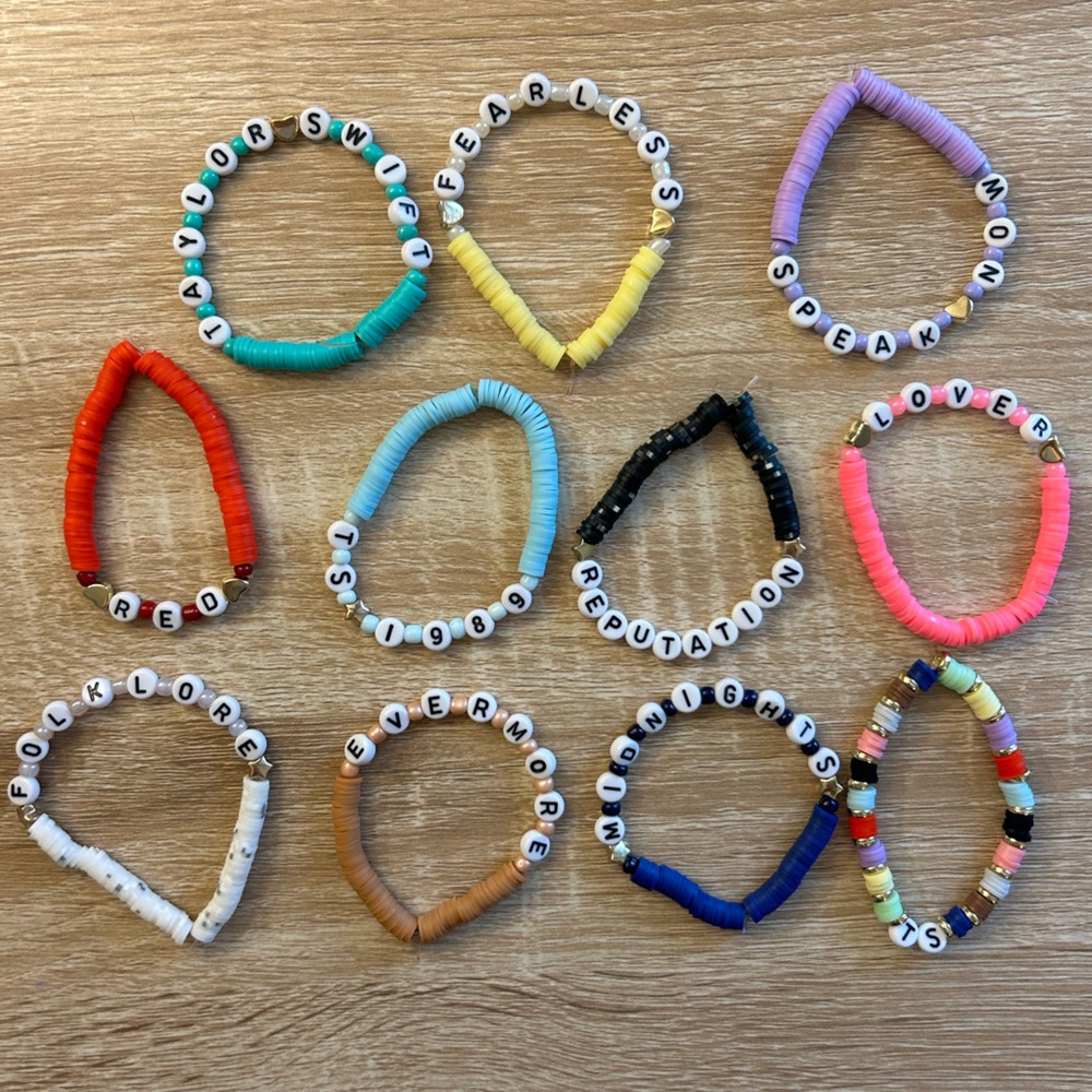 11 Taylor swift Eras friendship bracelets